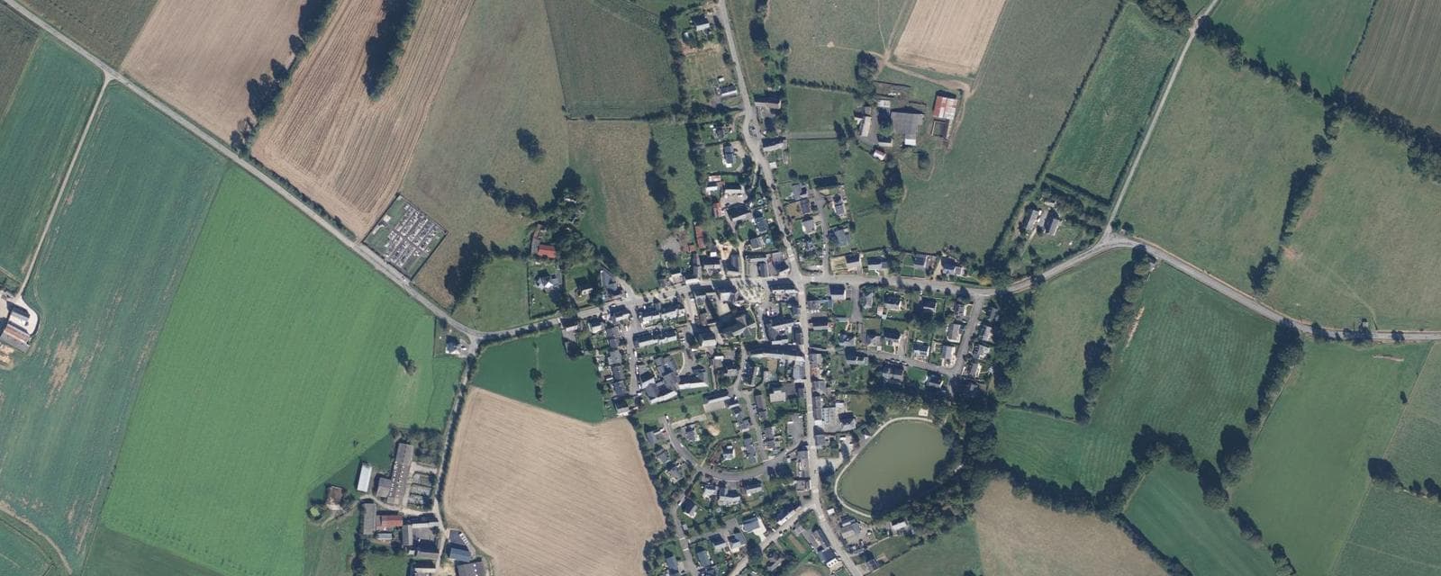 Vue aérienne de Parcé (Ille-et-Vilaine)