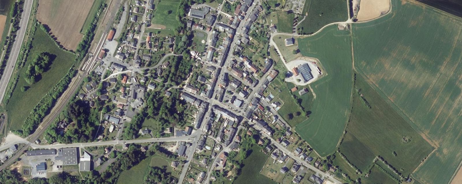 Vue aérienne de Poix-Terron (Ardennes)