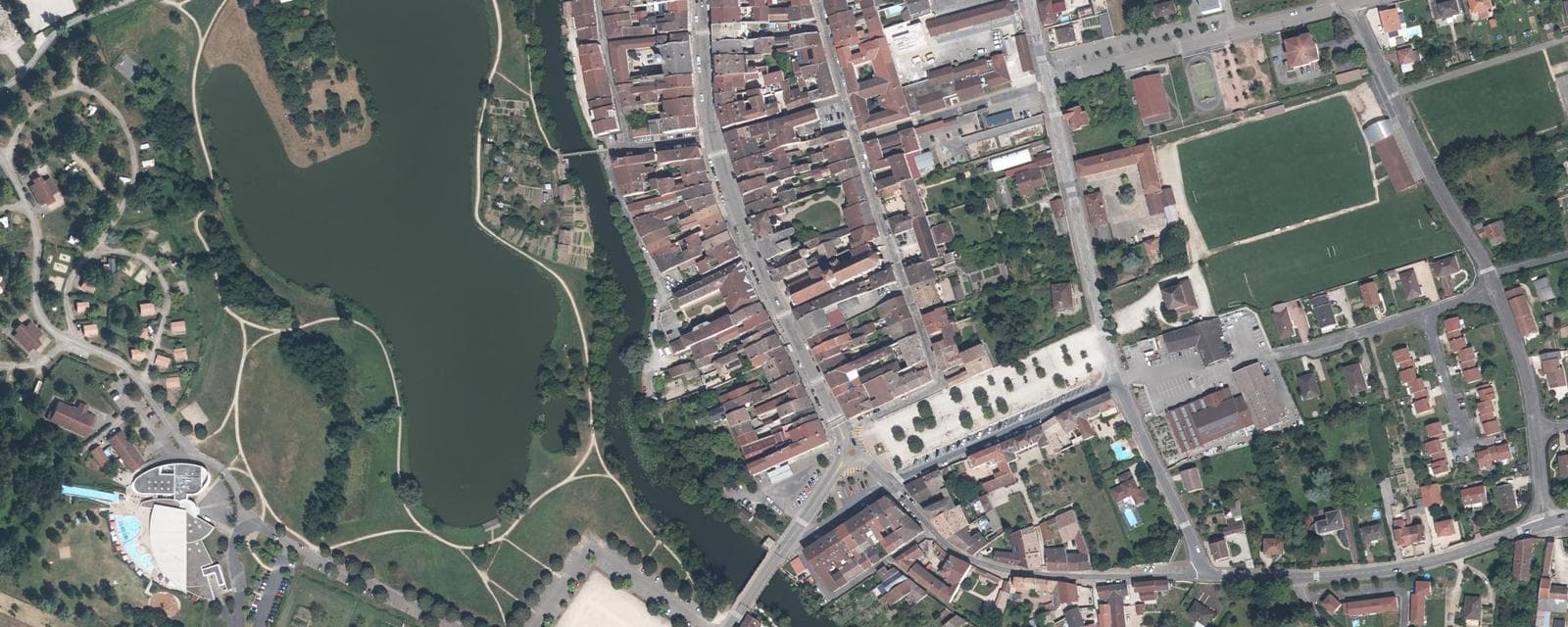 Vue aérienne de Pont-de-Vaux (Ain)