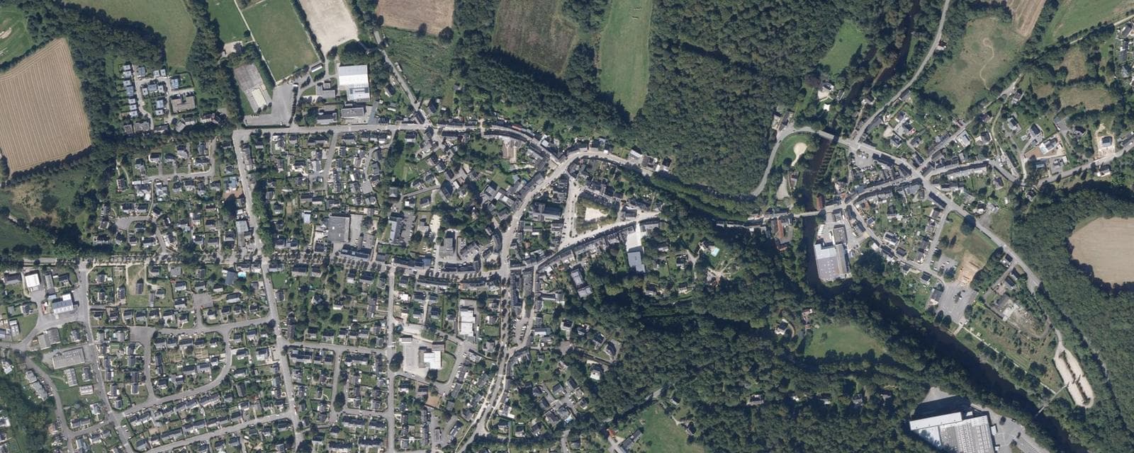 Vue aérienne de Pont-Scorff (Morbihan)
