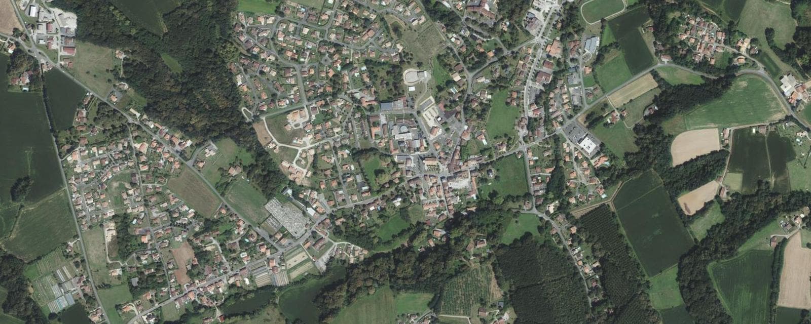 Vue aérienne de Pouillon (Landes)