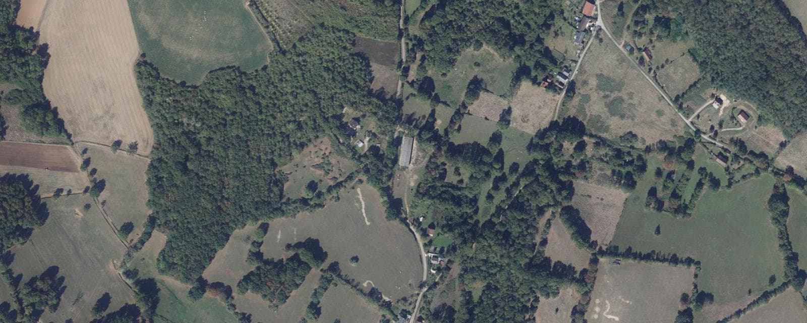 Vue aérienne de Pouques-Lormes (Nièvre)