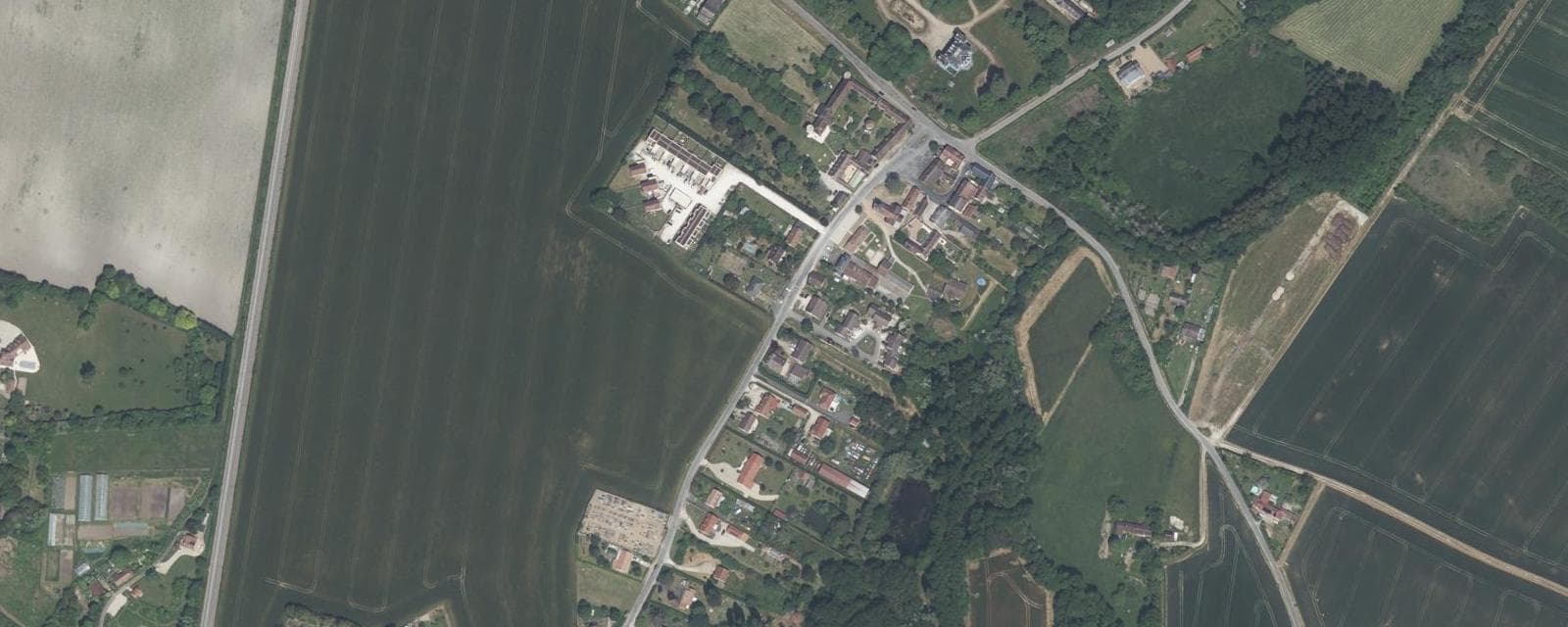 Vue aérienne de Pressigny-les-Pins (Loiret)