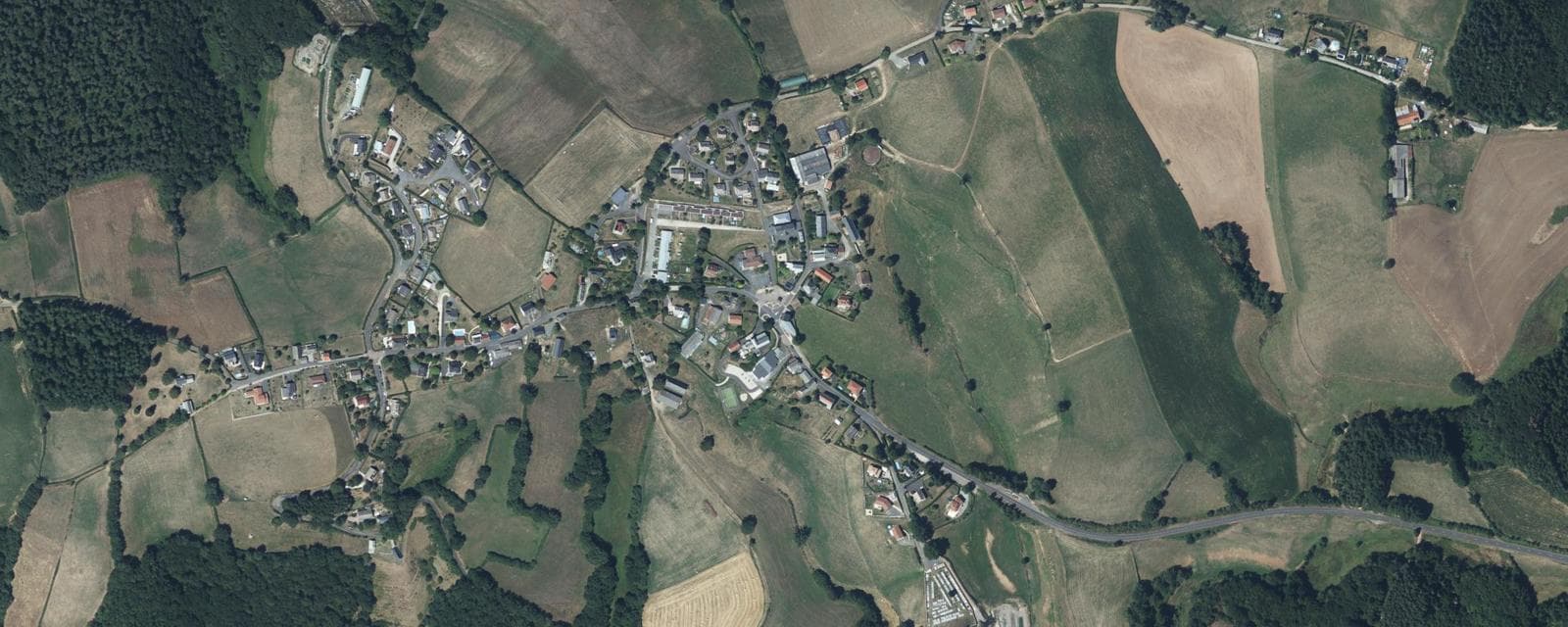 Vue aérienne de Prunet (Cantal)
