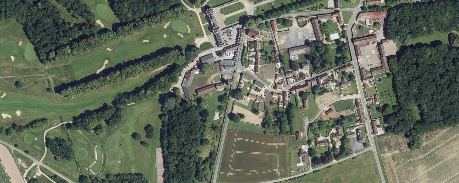 Vue aérienne de Raray (Oise)