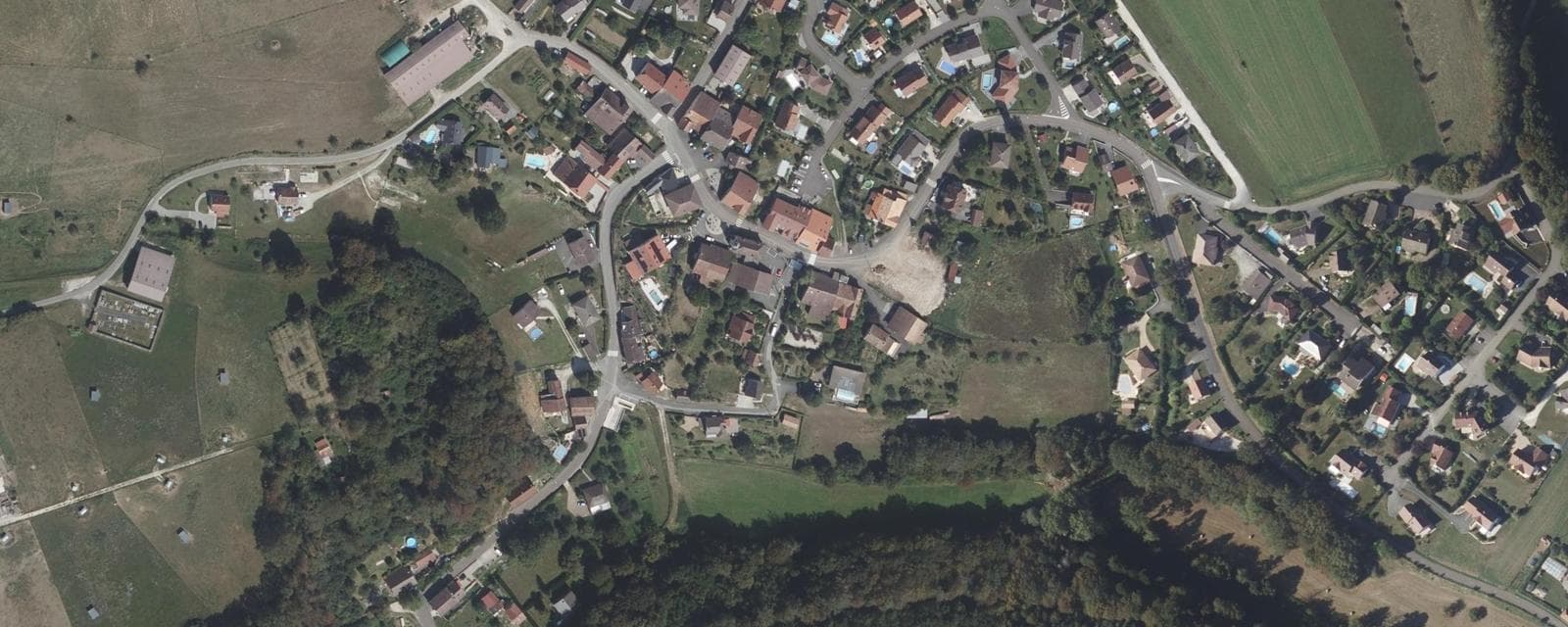 Vue aérienne de Raynans (Doubs)