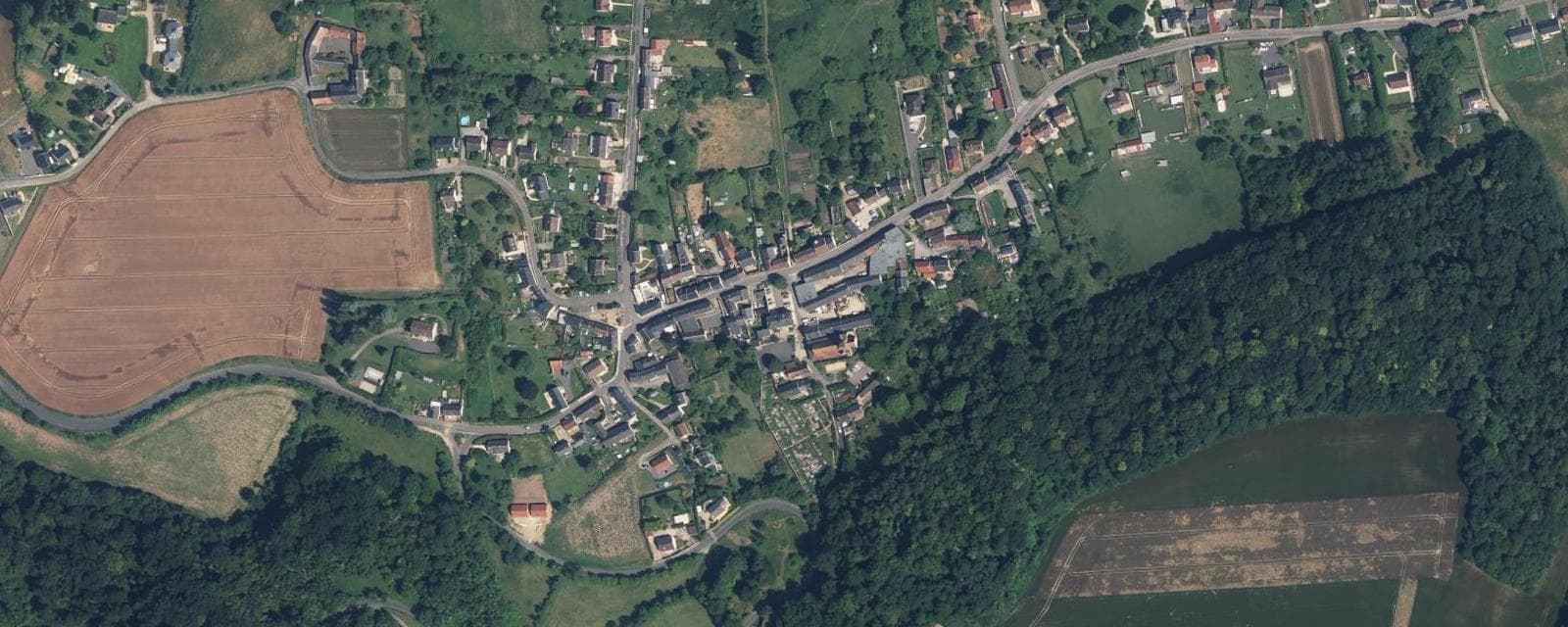 Vue aérienne de Ressons-le-Long (Aisne)