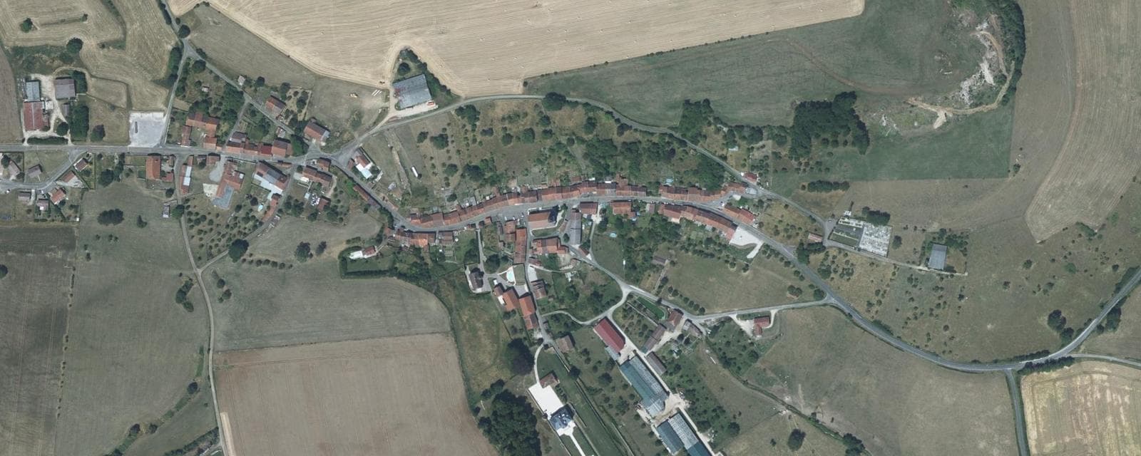 Vue aérienne de Romain-sur-Meuse (Haute-Marne)