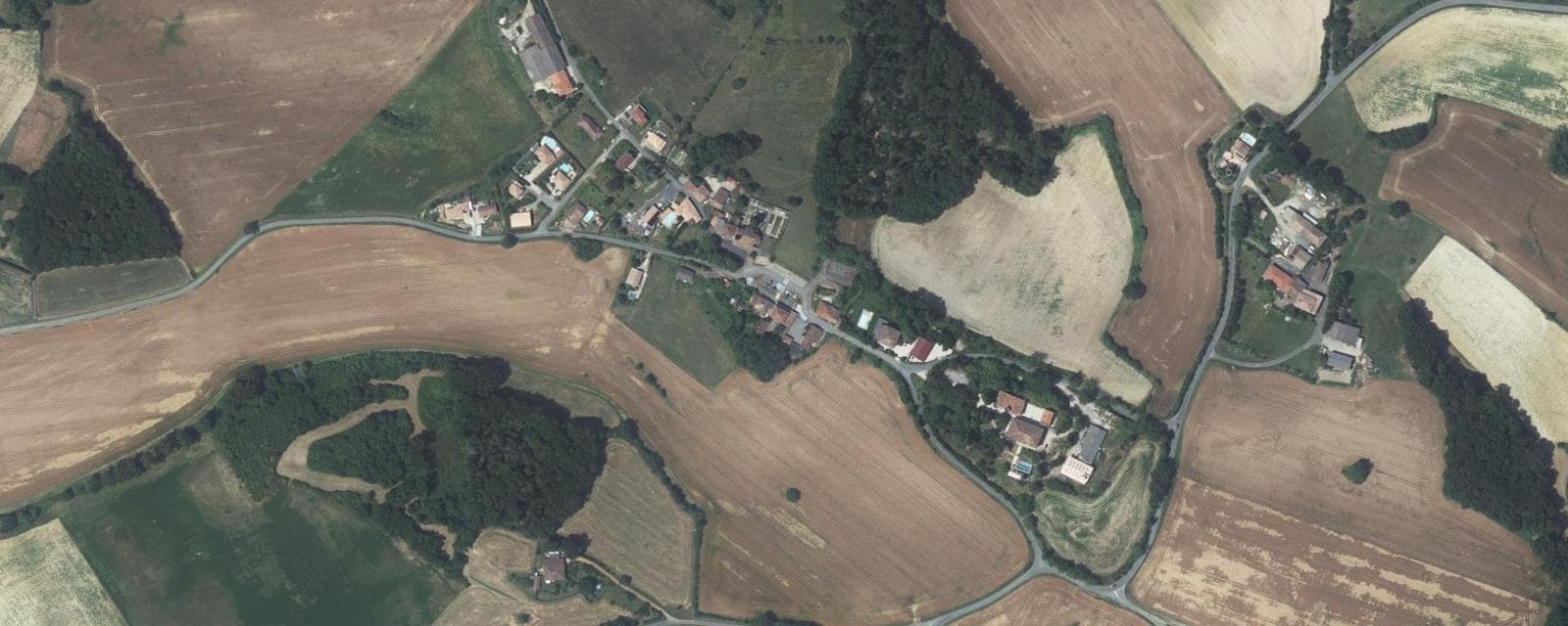 Vue aérienne de Roquemaure (Tarn)