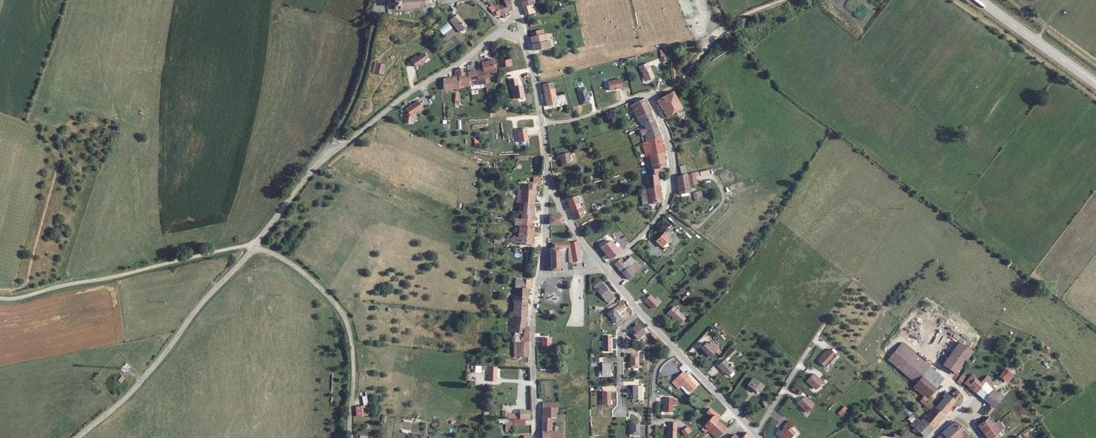 Vue aérienne de Rouvres-la-Chétive (Vosges)