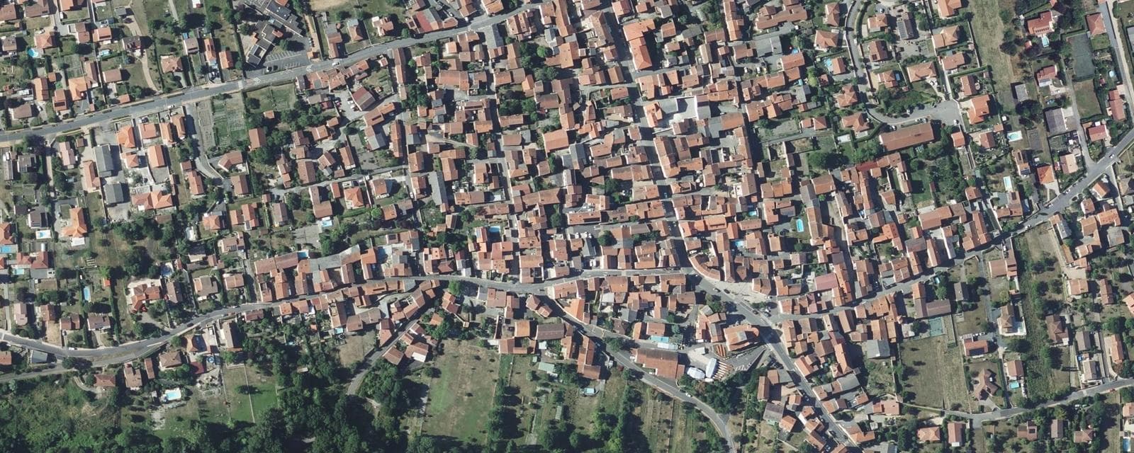 Vue aérienne de Saint-Bonnet-près-Riom (Puy-de-Dôme)