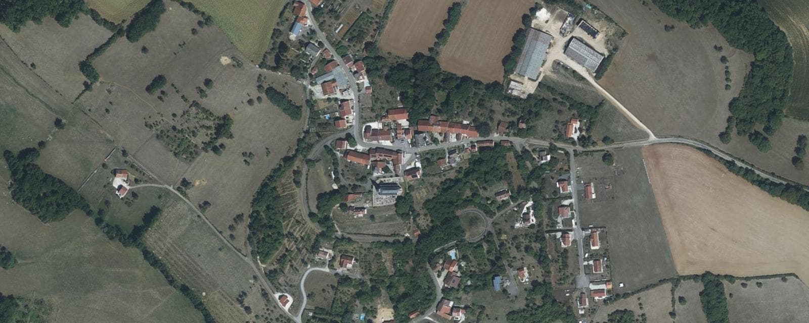 Vue aérienne de Saint-Broingt-les-Fosses (Haute-Marne)