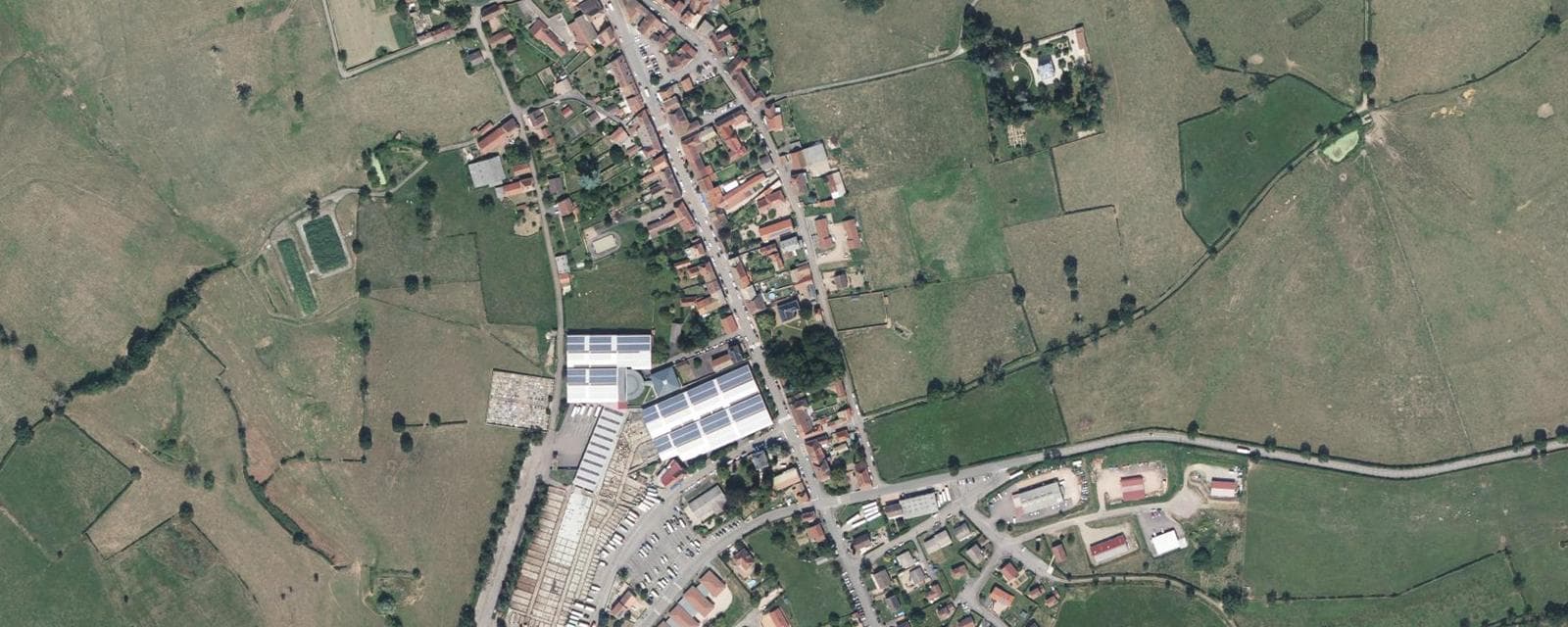 Vue aérienne de Saint-Christophe-en-Brionnais (Saône-et-Loire)