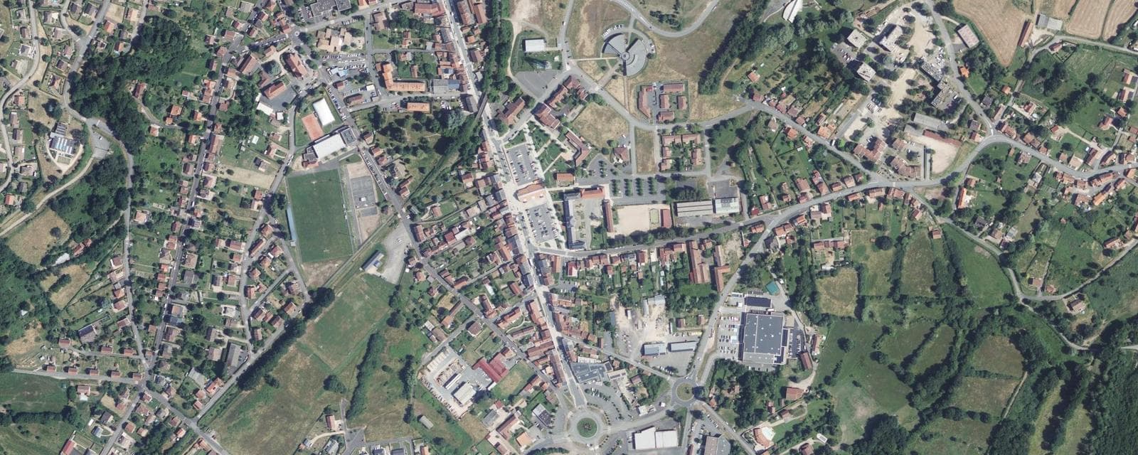 Vue aérienne de Saint-Éloy-les-Mines (Puy-de-Dôme)