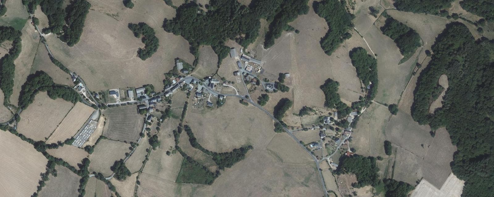 Vue aérienne de Saint-Félix-de-Lunel (Aveyron)
