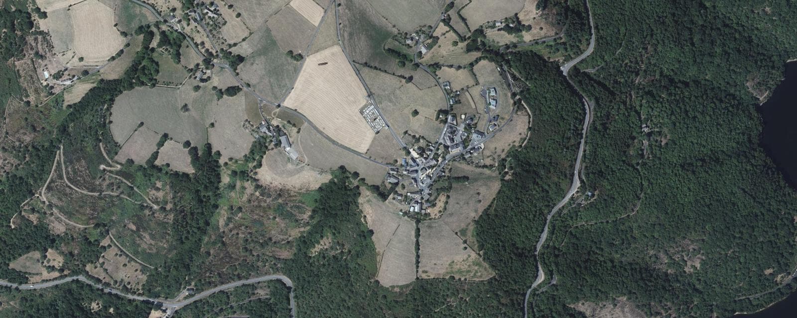 Vue aérienne de Saint-Hippolyte (Aveyron)