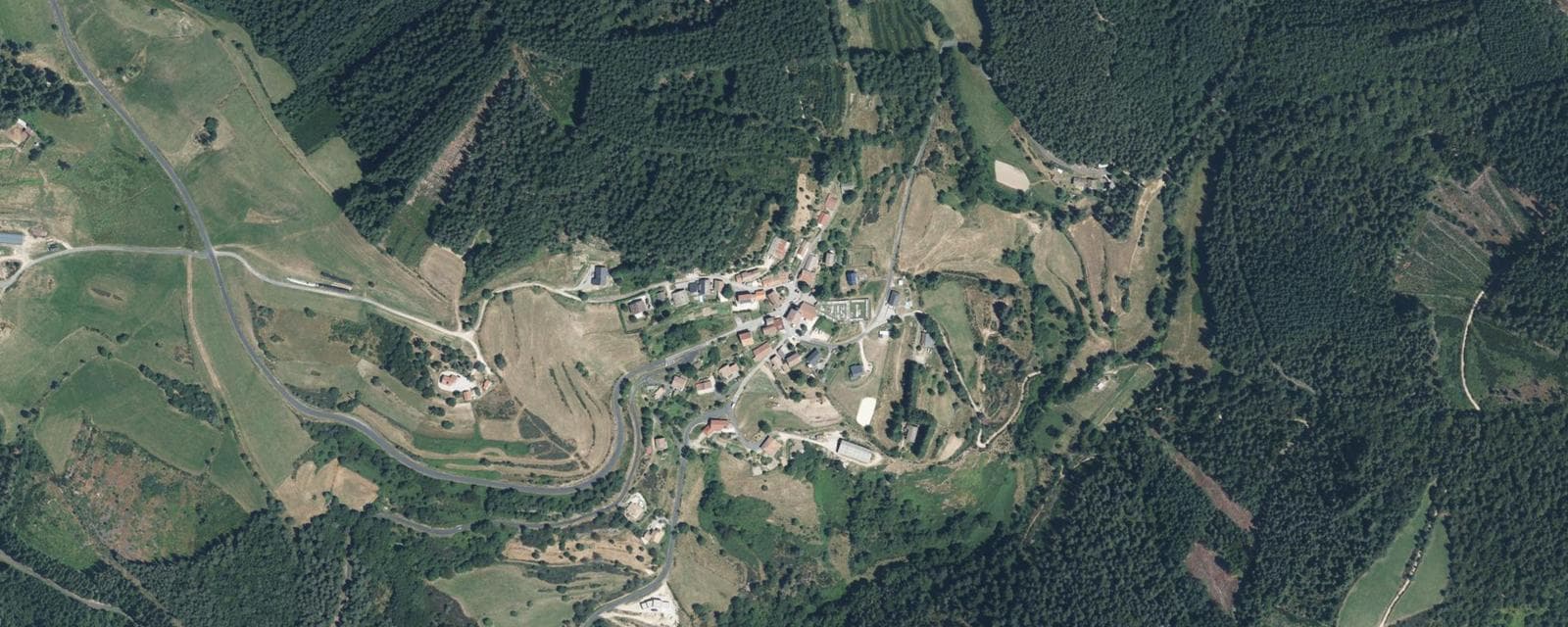 Vue aérienne de Saint-Jean-Roure (Ardèche)
