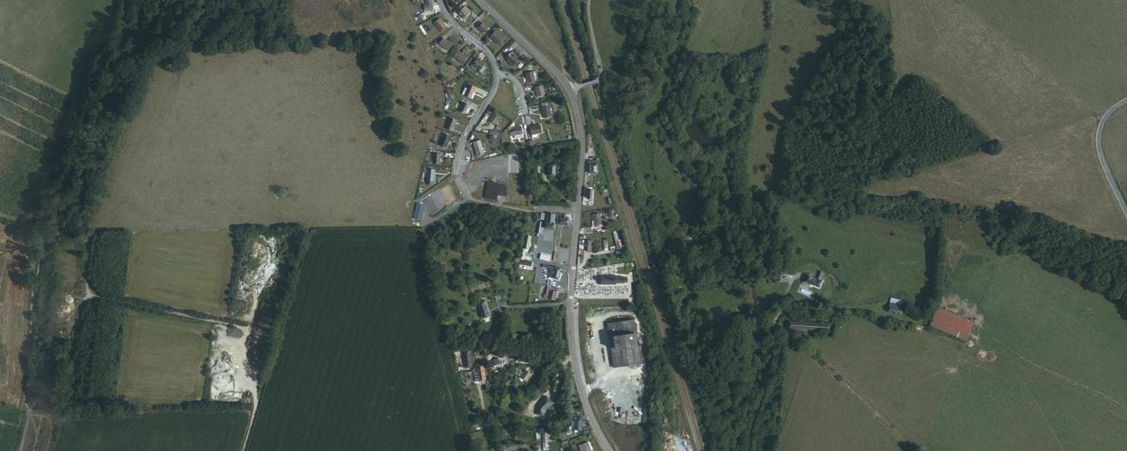 Vue aérienne de Saint-Maclou-de-Folleville (Seine-Maritime)