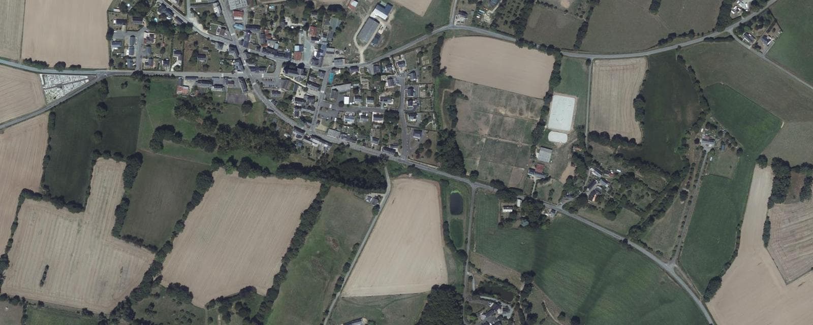 Vue aérienne de Saint-Mars-sur-Colmont (Mayenne)