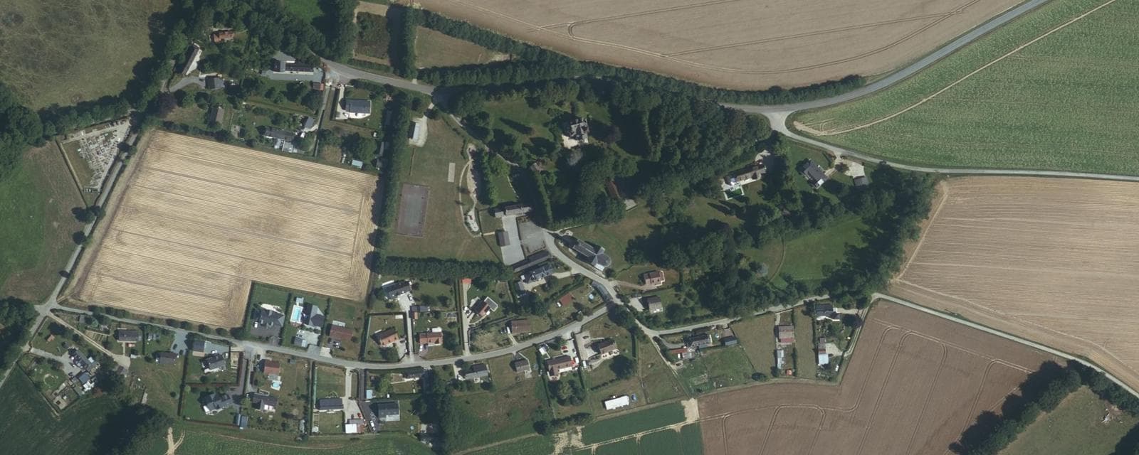 Vue aérienne de Saint-Martin-aux-Arbres (Seine-Maritime)