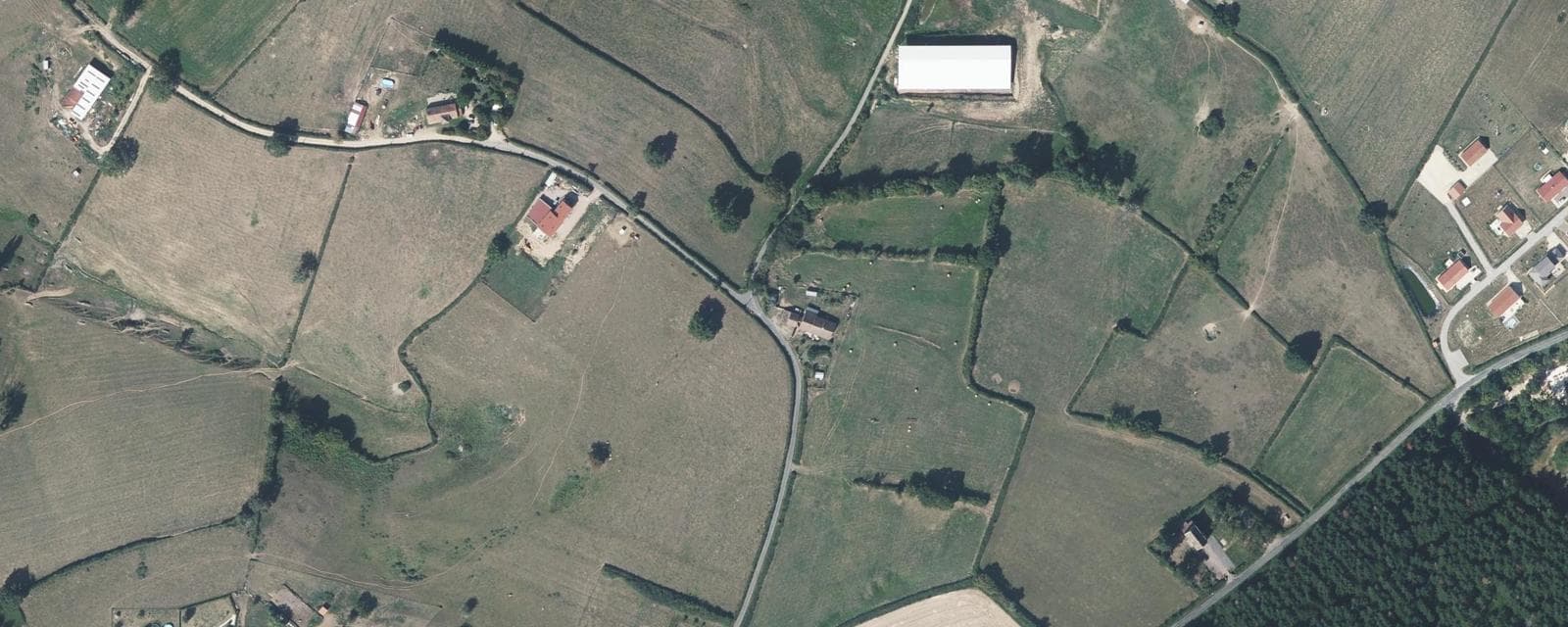 Vue aérienne de Saint-Martin-d'Auxy (Saône-et-Loire)