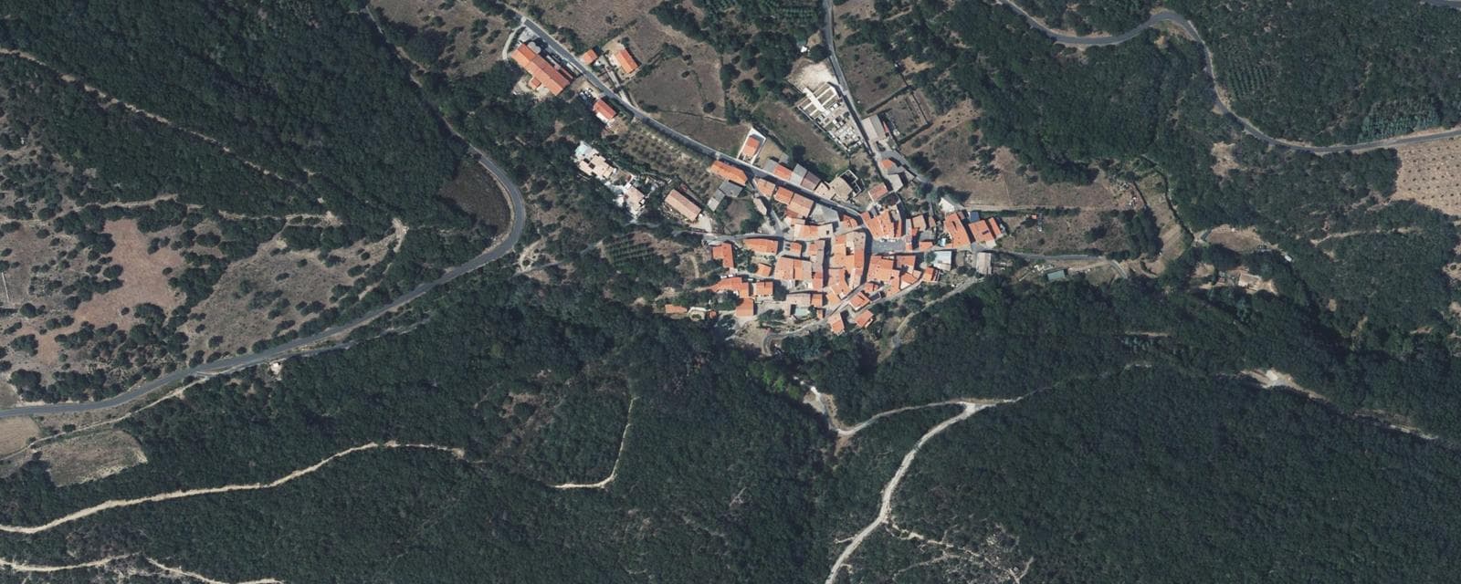 Vue aérienne de Saint-Martin-de-Fenouillet (Pyrénées-Orientales)