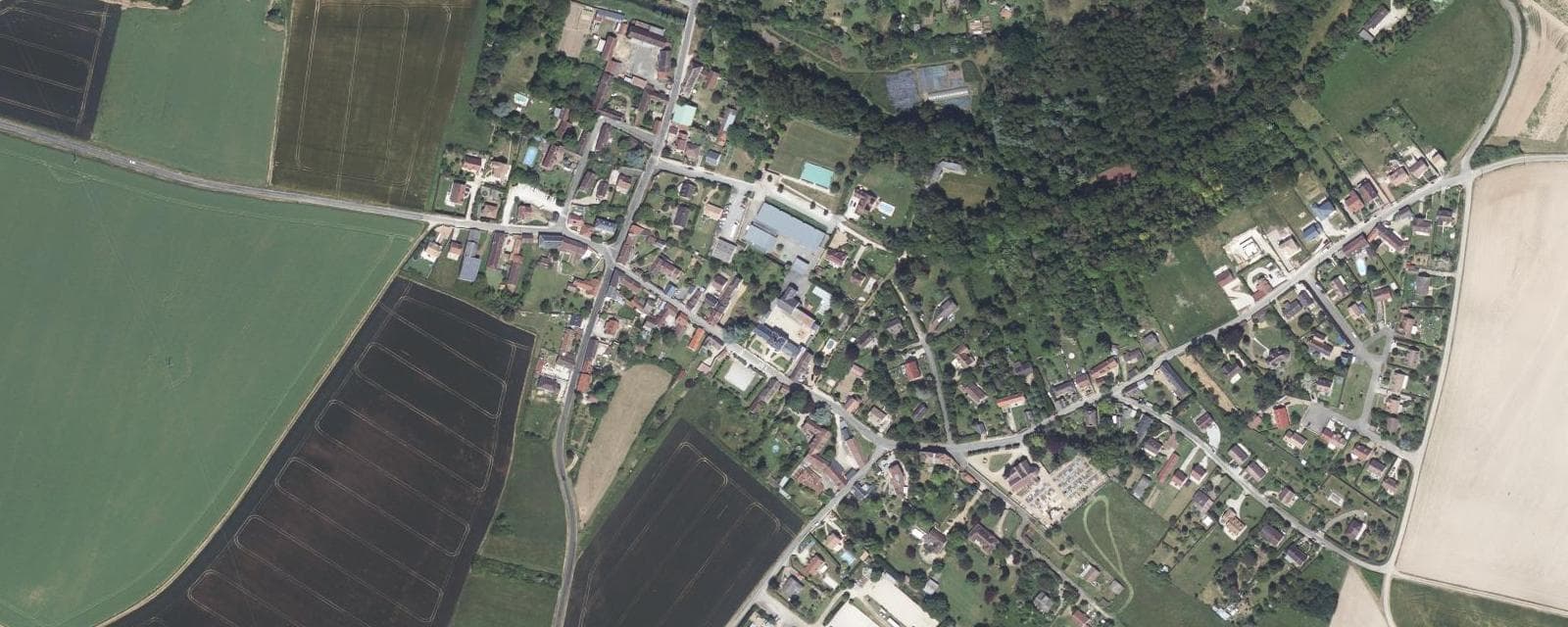 Vue aérienne de Saint-Martin-de-Nigelles (Eure-et-Loir)