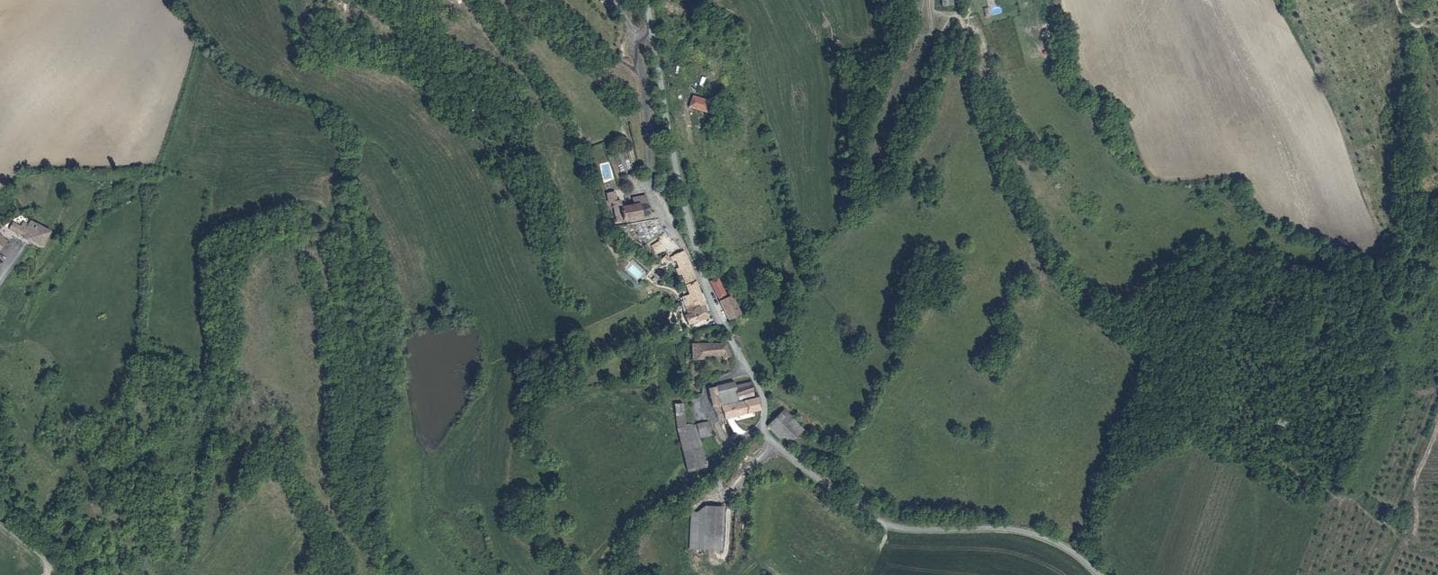 Vue aérienne de Saint-Martin-de-Villeréal (Lot-et-Garonne)
