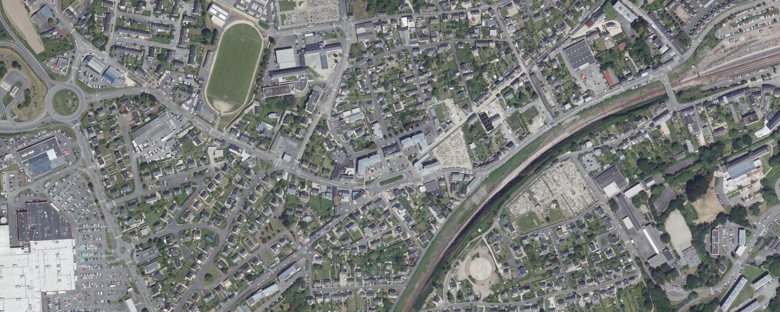 Vue aérienne de Saint-Martin-des-Champs (Finistère)
