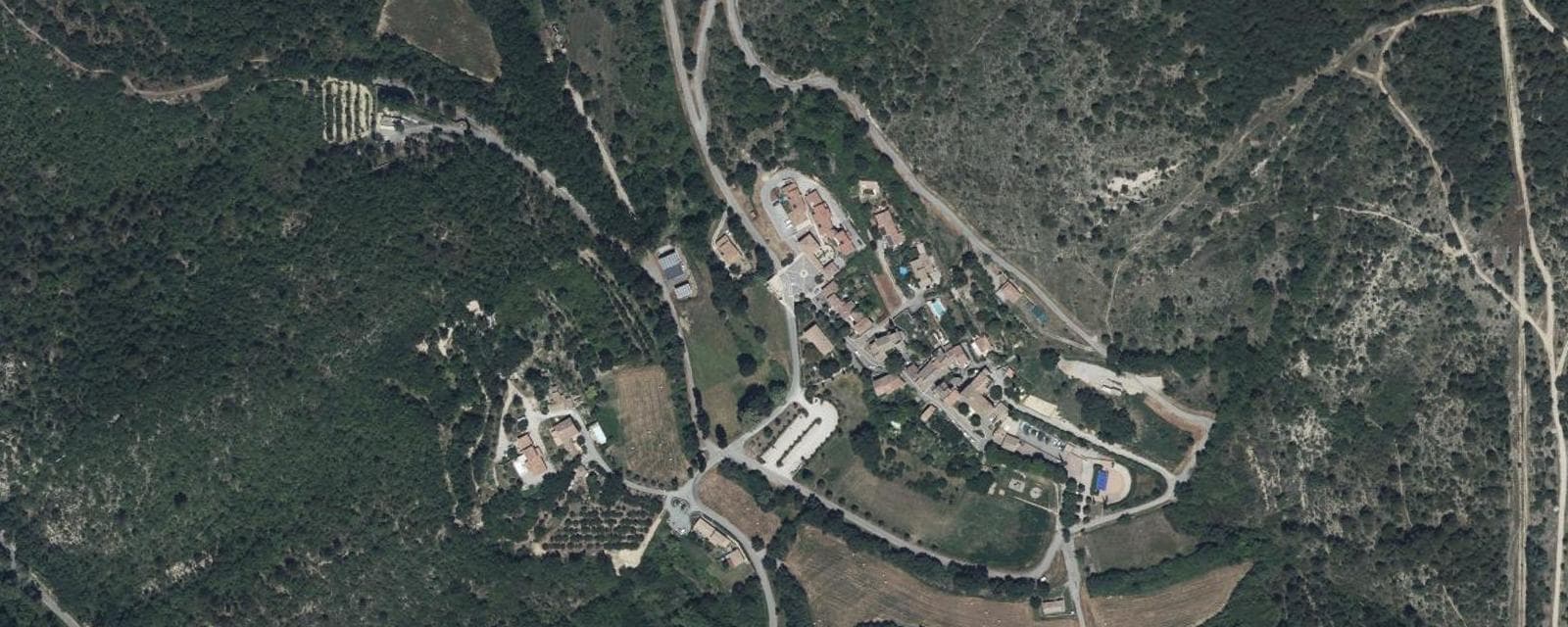 Vue aérienne de Saint-Martin-les-Eaux (Alpes-de-Haute-Provence)