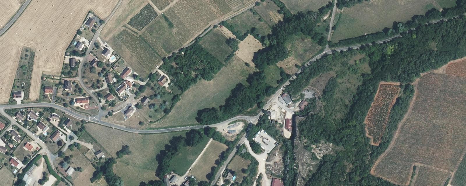 Vue aérienne de Saint-Martin-sous-Montaigu (Saône-et-Loire)