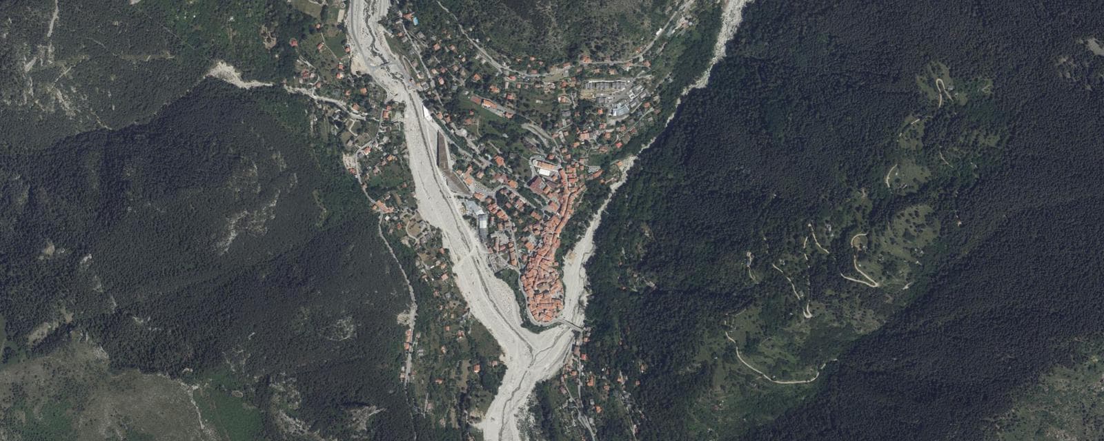 Vue aérienne de Saint-Martin-Vésubie (Alpes-Maritimes)