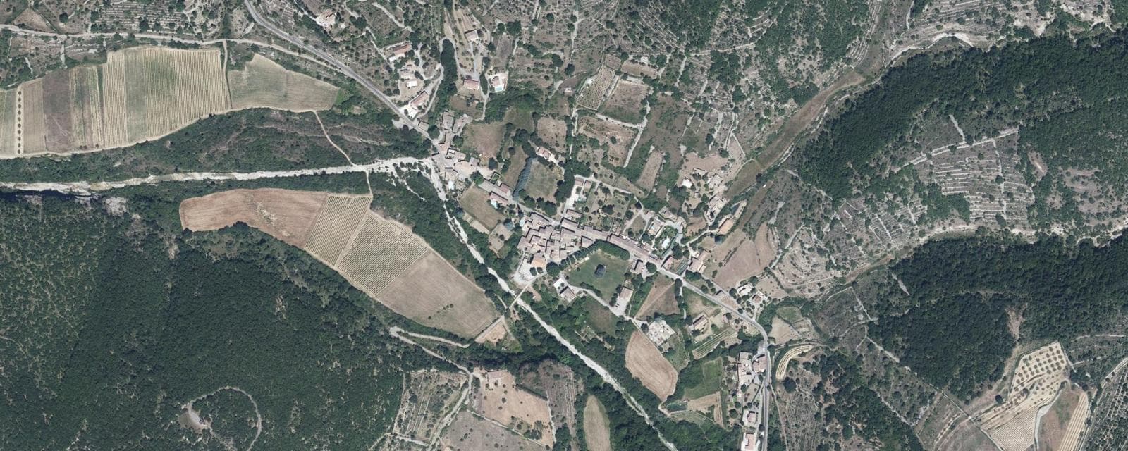 Vue aérienne de Saint-Maurice-d'Ibie (Ardèche)