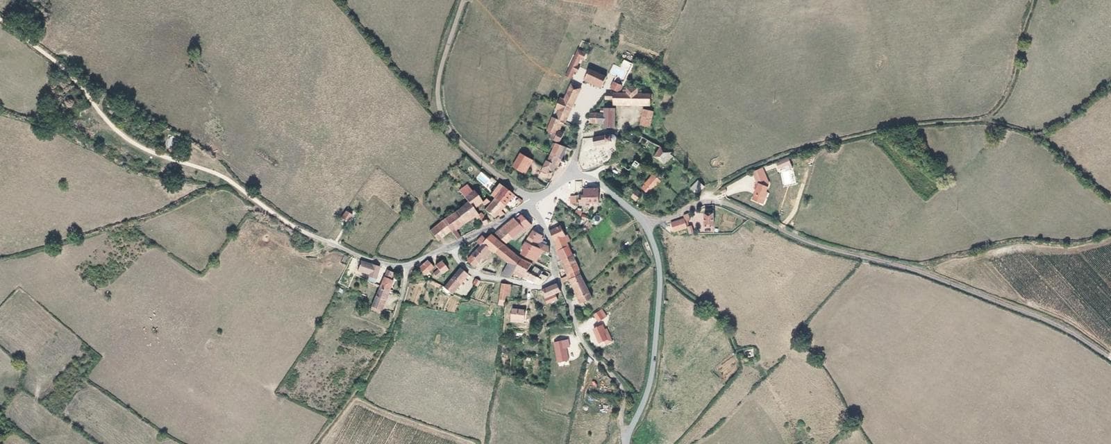 Vue aérienne de Saint-Maurice-des-Champs (Saône-et-Loire)