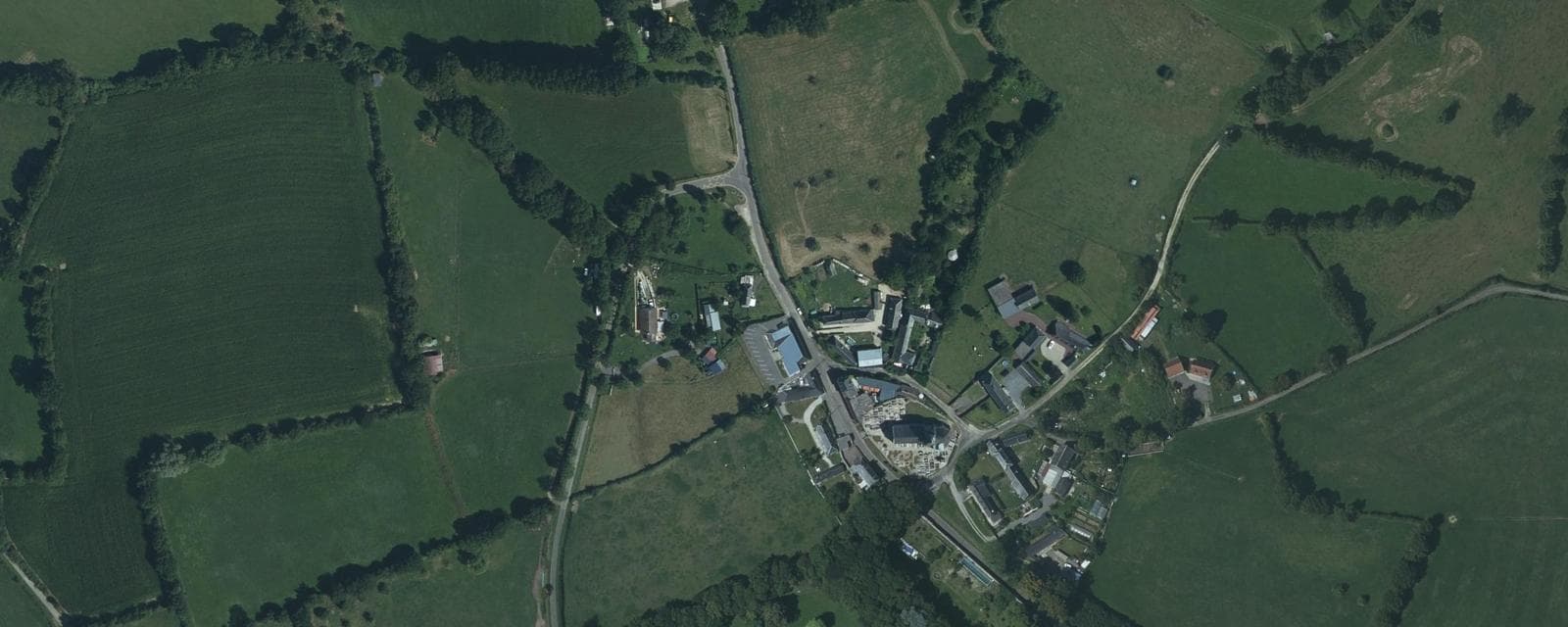 Vue aérienne de Saint-Michel-d'Halescourt (Seine-Maritime)