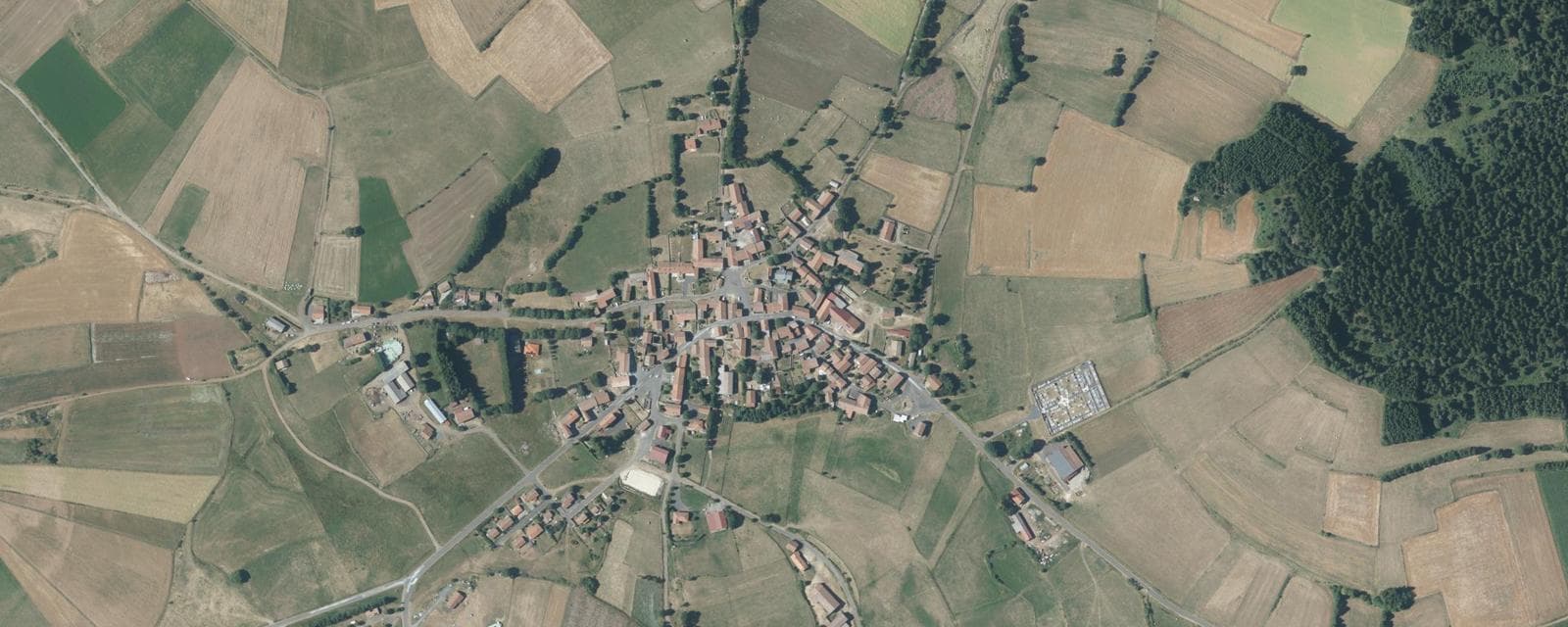 Vue aérienne de Saint-Paul-de-Tartas (Haute-Loire)