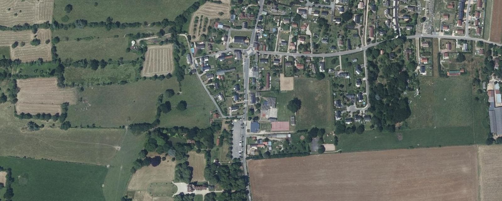 Vue aérienne de Saint-Pierre-de-Manneville (Seine-Maritime)