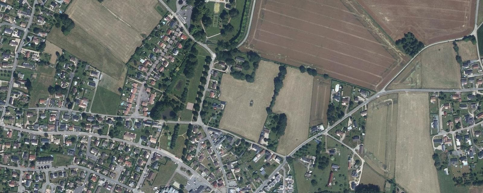 Vue aérienne de Saint-Pierre-de-Varengeville (Seine-Maritime)