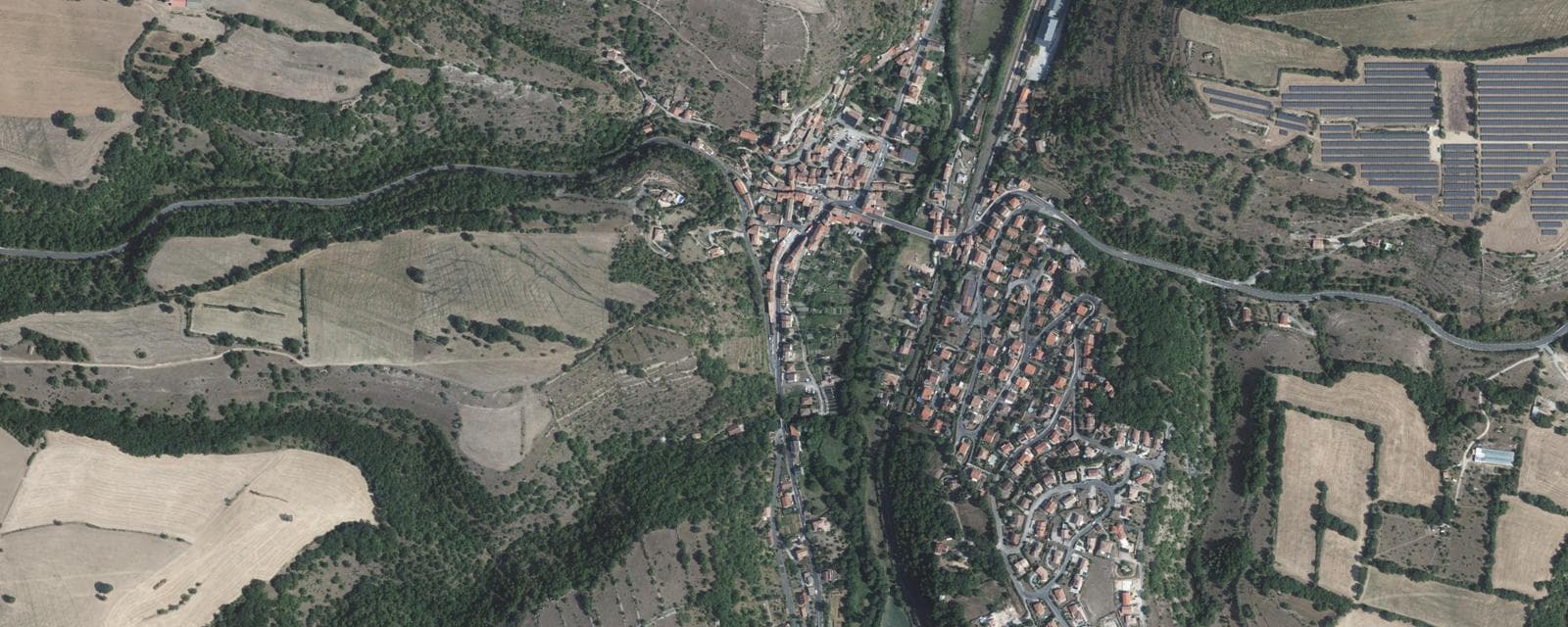 Vue aérienne de Saint-Rome-de-Cernon (Aveyron)