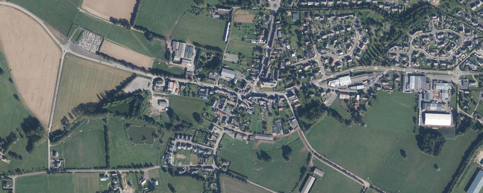 Vue aérienne de Saint-Sauveur-des-Landes (Ille-et-Vilaine)
