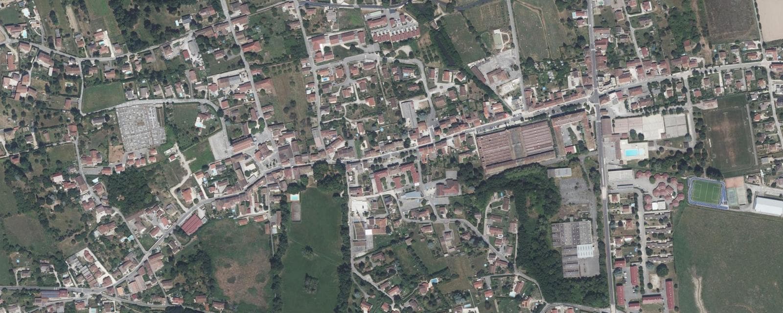 Vue aérienne de Saint-Siméon-de-Bressieux (Isère)