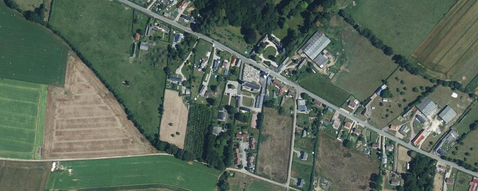 Vue aérienne de Sainte-Agathe-d'Aliermont (Seine-Maritime)