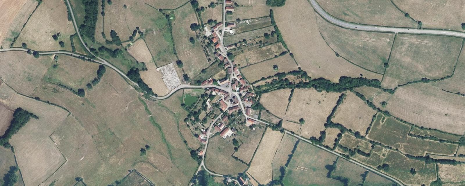 Vue aérienne de Saisy (Saône-et-Loire)