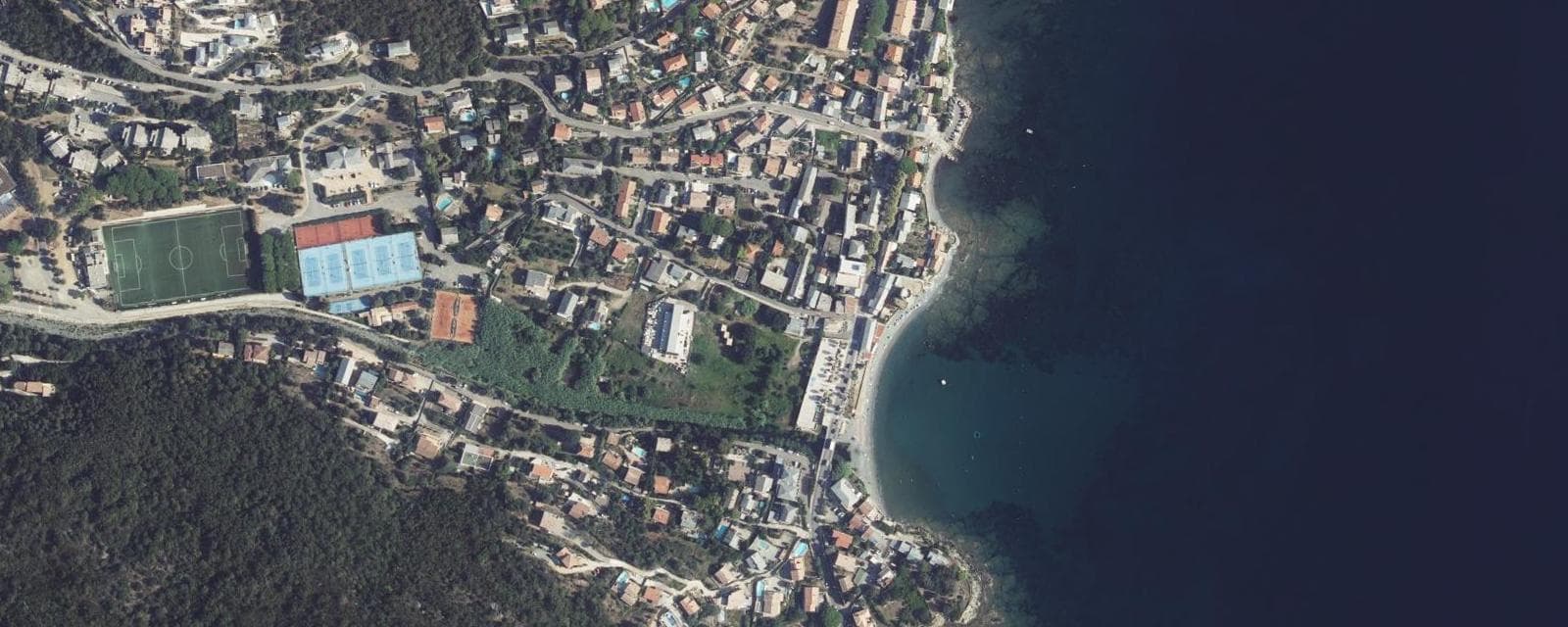 Vue aérienne de Santa-Maria-di-Lota (Haute-Corse)