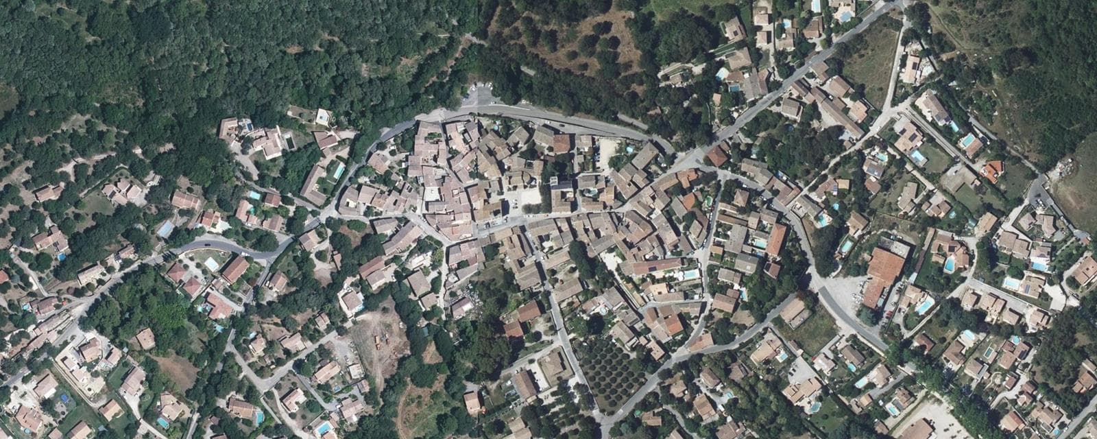 Vue aérienne de Saussines (Hérault)