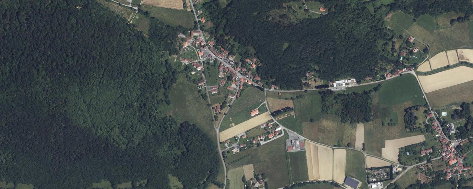 Vue aérienne de Sauveterre-de-Comminges (Haute-Garonne)