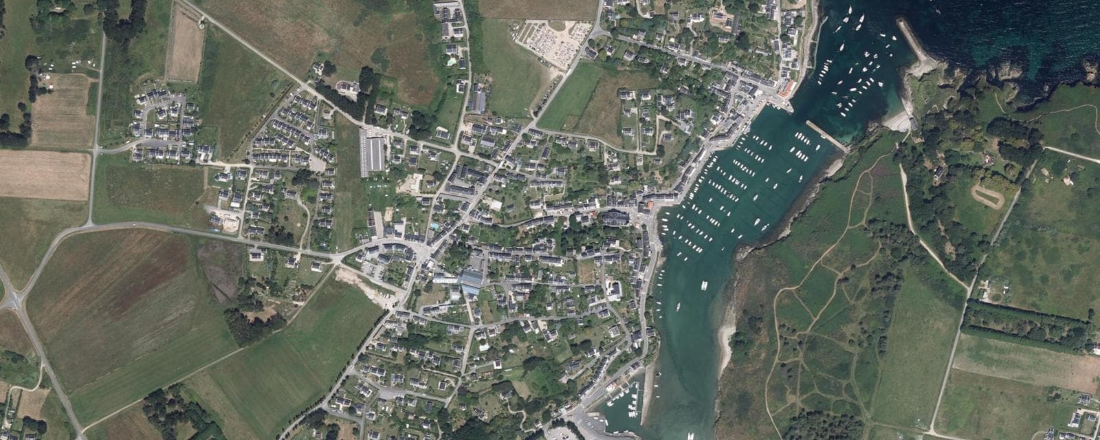 Vue aérienne de Sauzon (Morbihan)