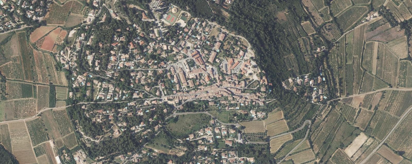 Vue aérienne de Seillons-Source-d'Argens (Var)