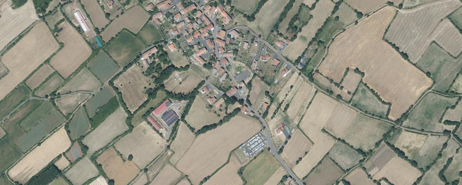 Vue aérienne de Séneujols (Haute-Loire)