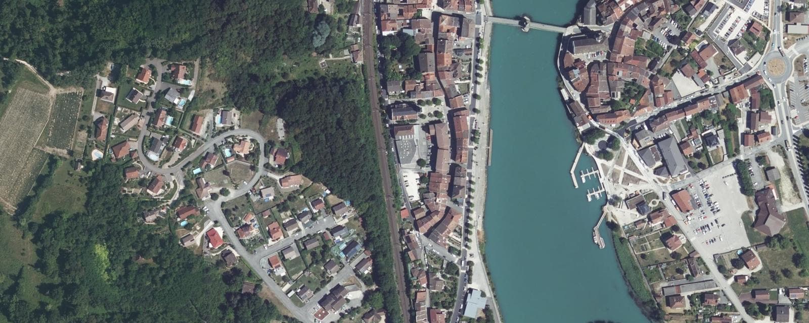 Vue aérienne de Seyssel (Ain)